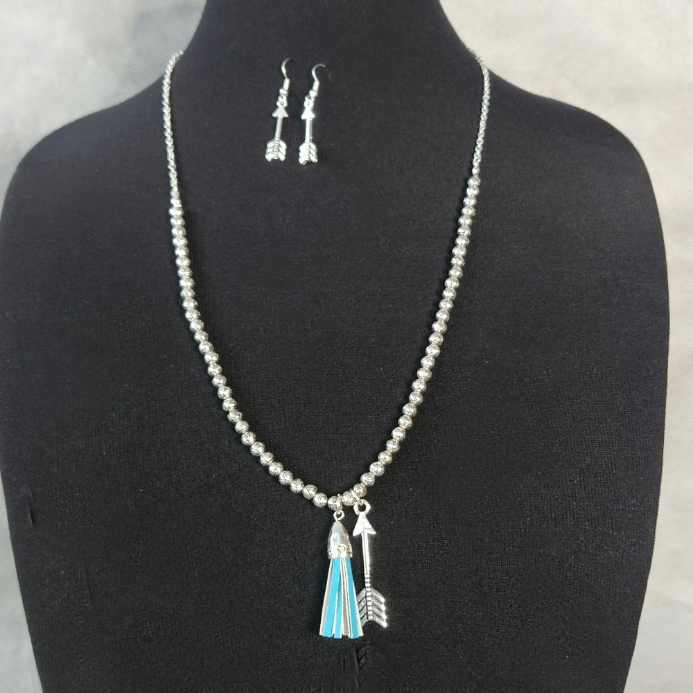 Lucky You Beaded Metal Arrow Pendant Necklace & Earring Set Lightweight
